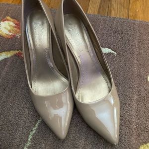 BCBG nude High heel pumps